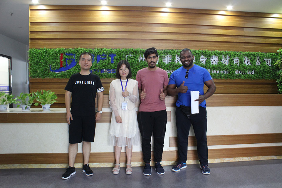 榴莲视频免费健身房器材
